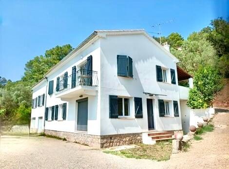 Les Arcs Var - appartement à rénover 54m2+ combles aménageables 40m2