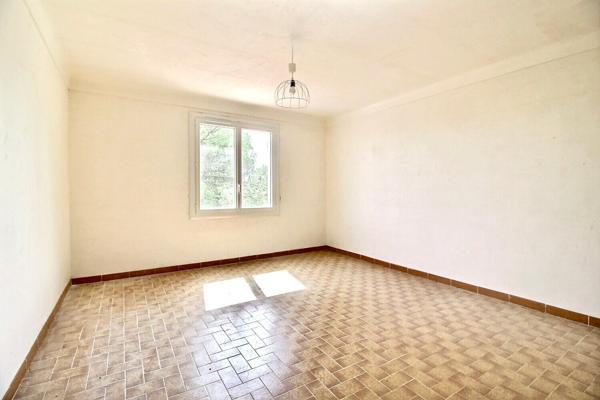 Les Arcs Var - appartement à rénover 54m2+ combles aménageables 40m2
