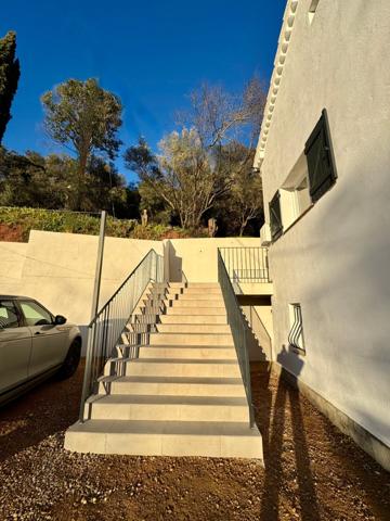 Les Arcs Var - appartement à rénover 54m2+ combles aménageables 40m2