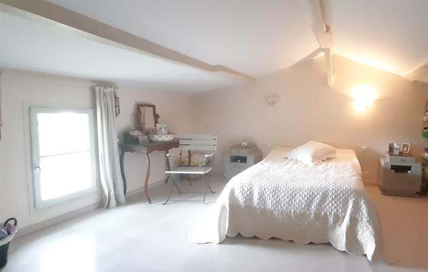 Maison en pierre de 153 m²  4 CH , terrain  clos 1862 m² - GIRONDE (33) - NOUVELLE AQUITAINE