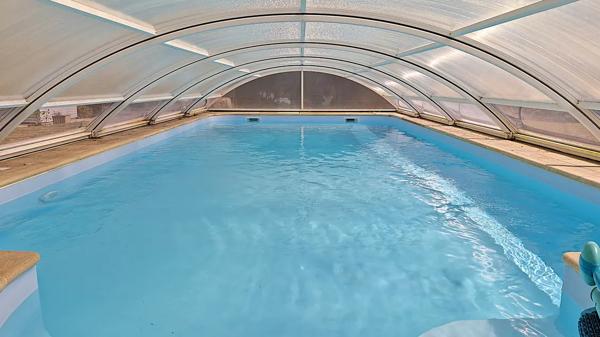 Propriété d'architecte de caractère Parc paysager, piscine