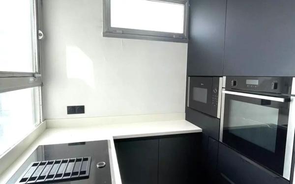 Appartement à louer    3 pièces • 70,65 m2 Paris 14