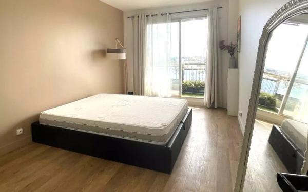 Appartement à louer    3 pièces • 70,65 m2 Paris 14