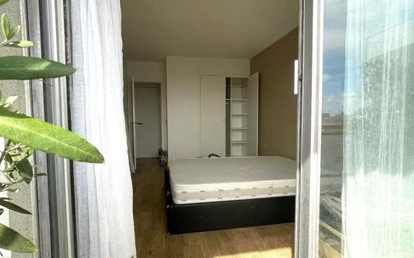 Appartement à louer    3 pièces • 70,65 m2 Paris 14