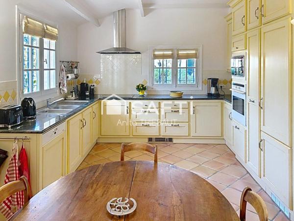 Belle Demeure de 330m² au calme absolu quartier des plaines