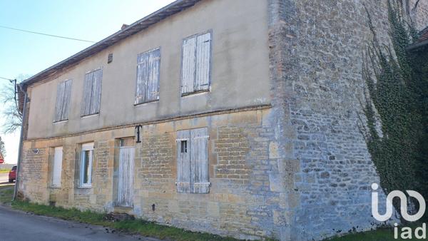 Ferme 4 pièces de 118 m² à Attigny (08130)
