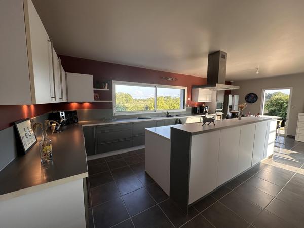 MAISON CONTEMPORAINE, BEAUX VOLUMES, ENVIRONNEMENT RECHERCHE 785 000 €