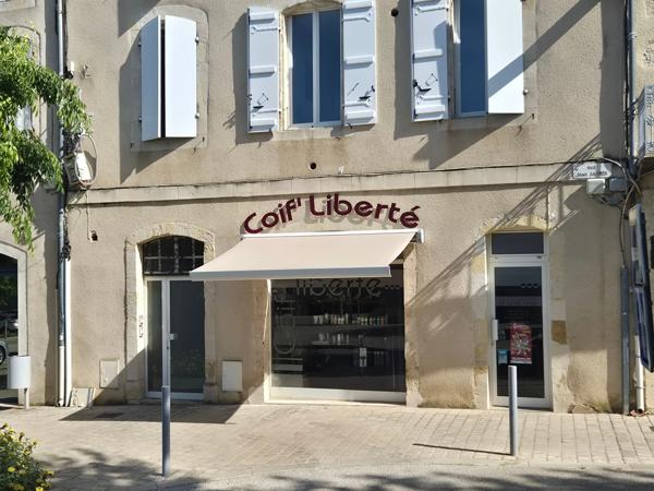 À VENDRE – FONDS DE COMMERCE SALON DE COIFFURE CLÉ EN MAIN – EMPLACEMENT N°1