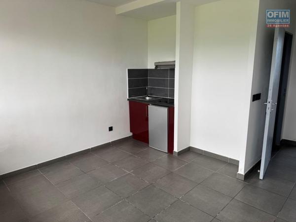 A vendre 2 studios côte à côte face à l'université du Tampon idéal pour investissement locatif