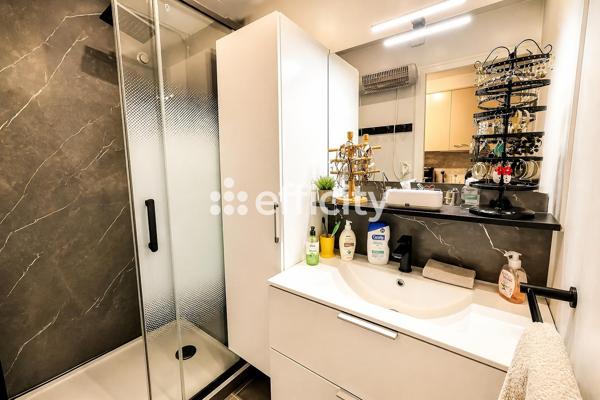 Appartement
         1 pièce
        - 33 m² 149 000 € *