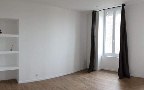 Appartement à louer    2 pièces • 45,09 m2 Guingamp