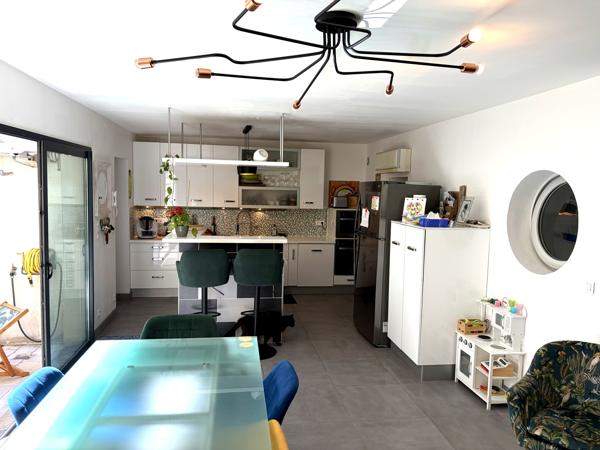 Maison 9 pièce(s) 5 chambre(s) 195.37 m²