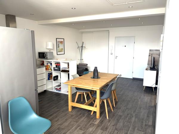 Maison 9 pièce(s) 5 chambre(s) 195.37 m²