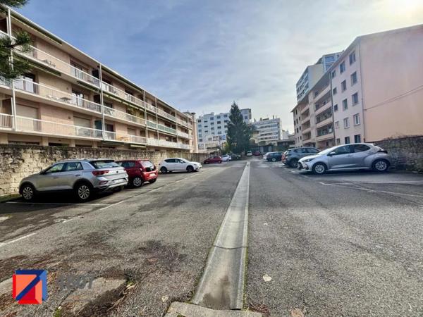 Parking / Box à louer à Thonon-les-Bains (74200)