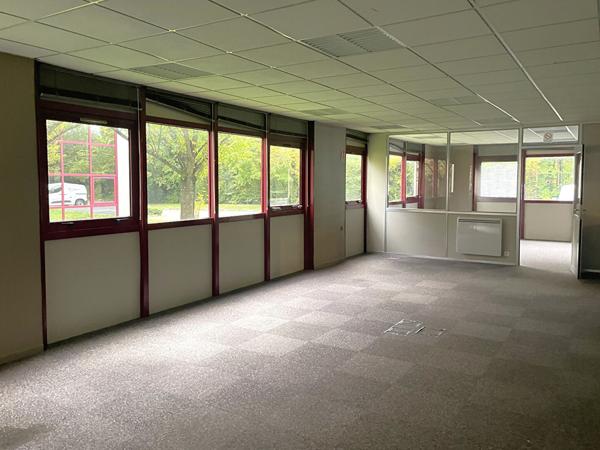 BUREAUX PONTOISE RDC - 132M²