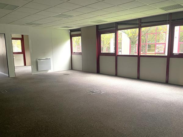 BUREAUX PONTOISE RDC - 132M²