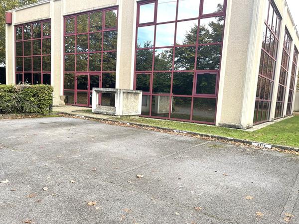 BUREAUX PONTOISE RDC - 132M²