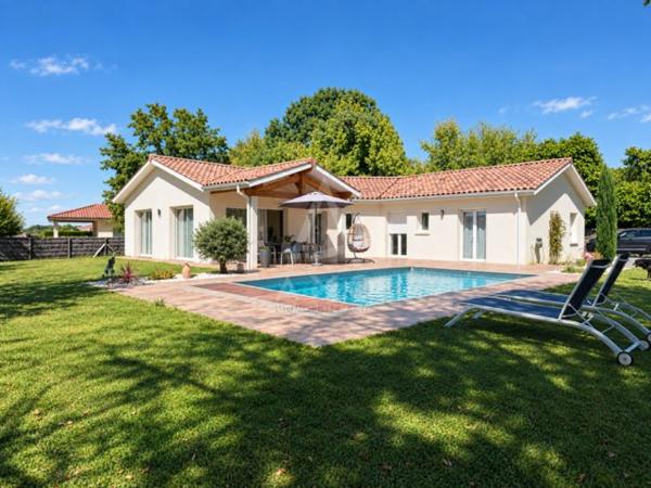 Maison récente de 146 m² avec piscine sur terrain arboré de 1 646 m²