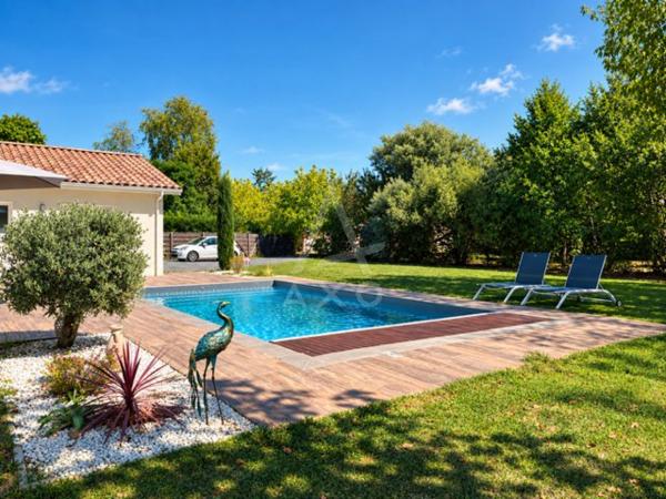 Maison récente de 146 m² avec piscine sur terrain arboré de 1 646 m²