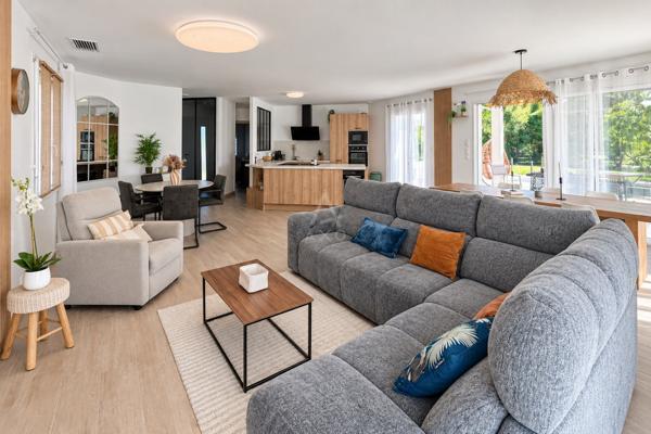 Maison récente de 146 m² avec piscine sur terrain arboré de 1 646 m²