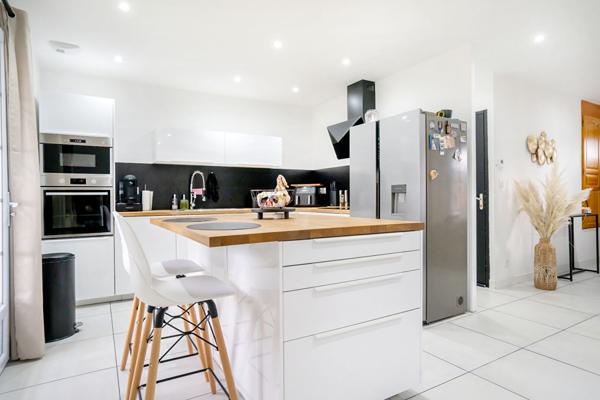 Pavillon 3 chambres lumineux avec vue sur les vignes - ÉPIEDS, proche Saumur