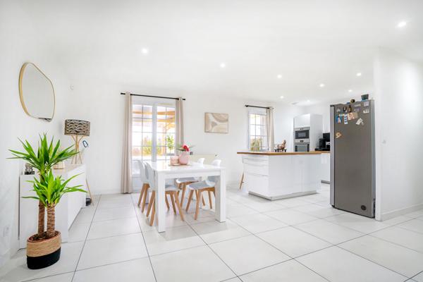 Pavillon 3 chambres lumineux avec vue sur les vignes - ÉPIEDS, proche Saumur