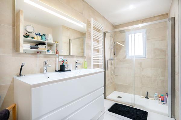 Pavillon 3 chambres lumineux avec vue sur les vignes - ÉPIEDS, proche Saumur