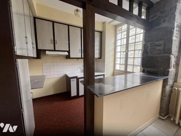 LA FERTE MACE, appartement T4 et local commercial