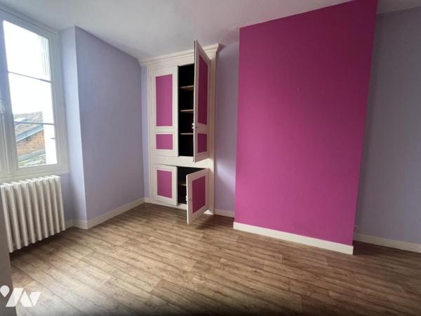 LA FERTE MACE, appartement T4 et local commercial