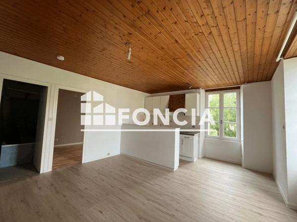 Location Appartement 2 pièces 36.4 m² - 18 RUE DES 2 PONTS Cholet 49300