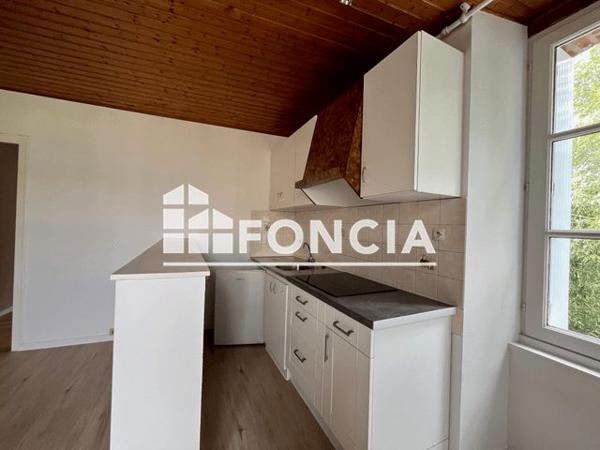 Location Appartement 2 pièces 36.4 m² - 18 RUE DES 2 PONTS Cholet 49300