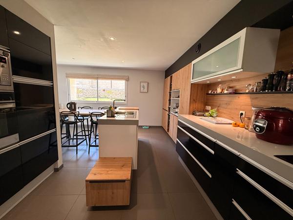 29250 SAINT POL DE LEON Saint-Pol-de-Léon, maison en pierres 5 chambres, jardin clos, vie de plain pied...