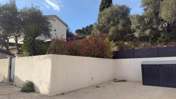 T2 Haut de Villa + Piscine et Jardin - Baudouvin