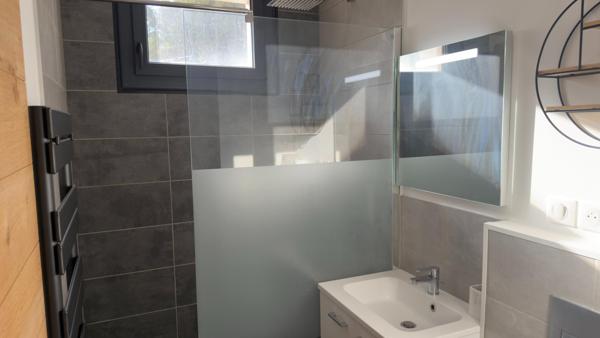 T2 Haut de Villa + Piscine et Jardin - Baudouvin