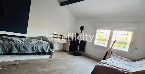 Maison
         7 pièces
        - 307 m² Exclusivité 730 000 € *