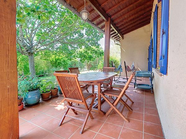 Maison L Isle Jourdain 240 m2 sur un terrain arboré de 4075m², garages, piscine, vue imprenable