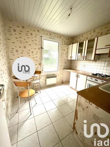 Appartement 3 pièces de 75 m² à Longuenesse (62219)