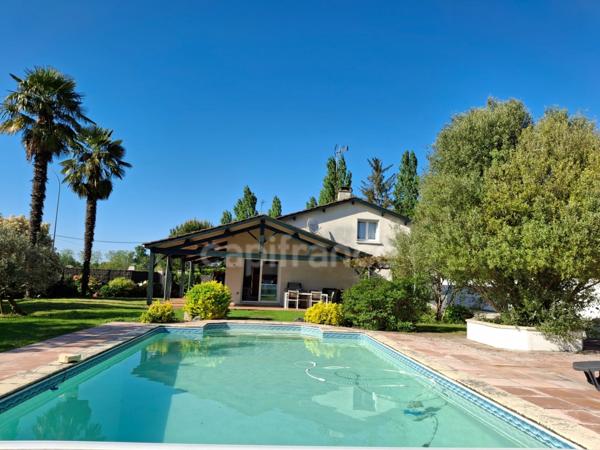 MAISON A VENDRE 7 PIECES 180 M2 AVEC UN GITE 35 M2 ET PISCINE SUR CASTELJALOUX (47)