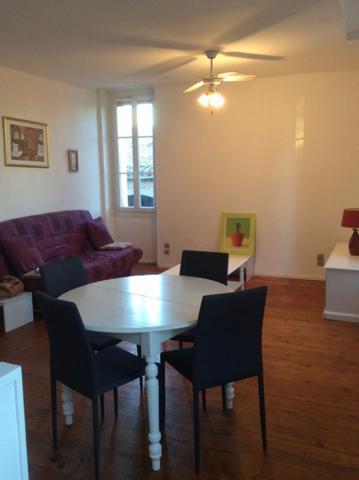 Appartement T2 avec balcon, climatisation et eau comprise dans les charges à proximité de Trèbes