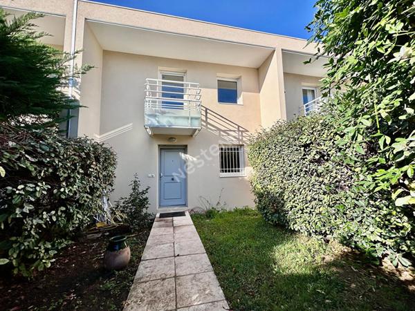 Villa Mitoyenne Marseille 8ème 4 pièce(s) 126 m2 Vue mer, Garage double Terrasse et jardin