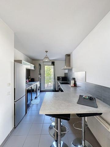 Appartement T3 - 69 m2 - terrasse - 2 places de stationnement - résidence récente et sécurisée