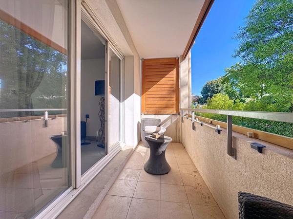 Appartement T3 - 69 m2 - terrasse - 2 places de stationnement - résidence récente et sécurisée