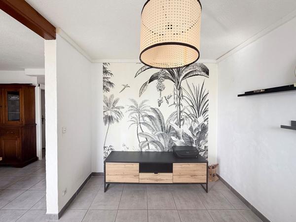 Marignane - À vendre : Appartement T3/4 à Marignane avec une cave et une place de stationnement