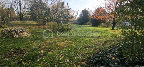 Terrain de 694 m²