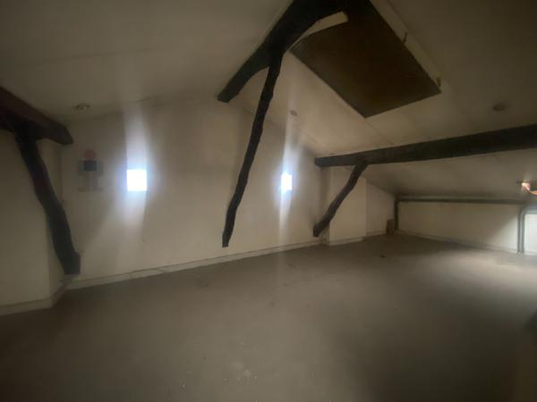 47300 VILLENEUVE SUR LOT Immeuble à Villeneuve/Lot avec local commercial