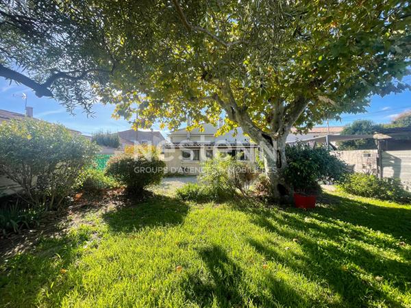 Marignane - À vendre une maison plain pied, de 5 pièces de 120 m2 sur une parcelle de 551m2