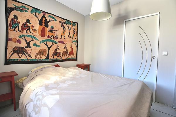 Marignane - À vendre une maison plain pied, de 5 pièces de 120 m2 sur une parcelle de 551m2