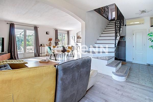 À VENDRE DRAGUIGNAN Maison 5 chambres, 168 m² sur 1500 m² de terrain avec Piscine