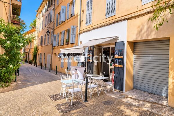 Local Commercial
         1 pièce
        - 24 m² Exclusivité 180 000 € *