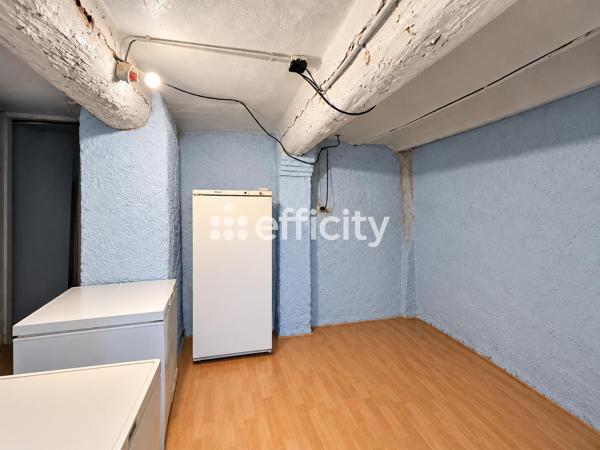 Local Commercial
         1 pièce
        - 24 m² Exclusivité 180 000 € *
